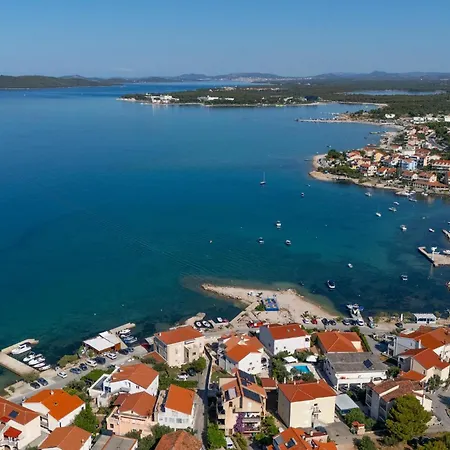 Apartment 1 Bedroom Lovely In Brodarica (Sibenik-Knin)