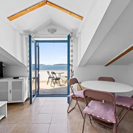 1 Bedroom Lovely In Apartment Brodarica (Sibenik-Knin)