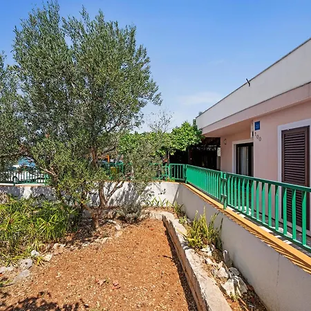 1 Bedroom Lovely In Brodarica (Sibenik-Knin)