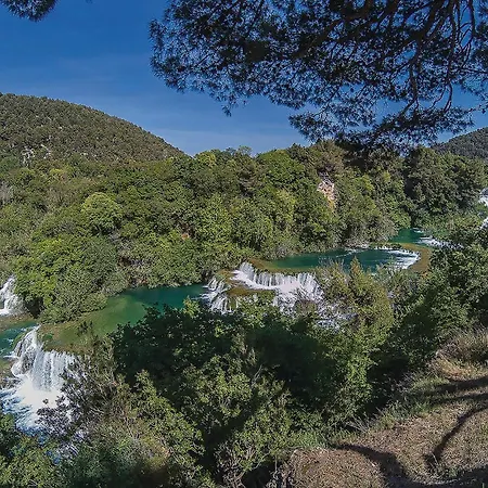 1 Bedroom Lovely In *