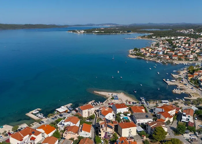Apartamento 1 Bedroom Lovely In Brodarica (Sibenik-Knin)