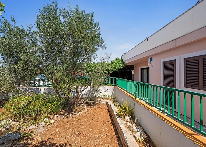 1 Bedroom Lovely In Brodarica (Sibenik-Knin)