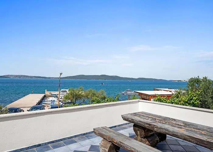 1 Bedroom Lovely In Apartamento