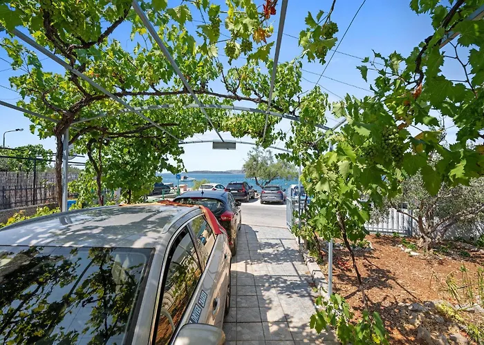 1 Bedroom Lovely In Apartamento Brodarica (Sibenik-Knin)